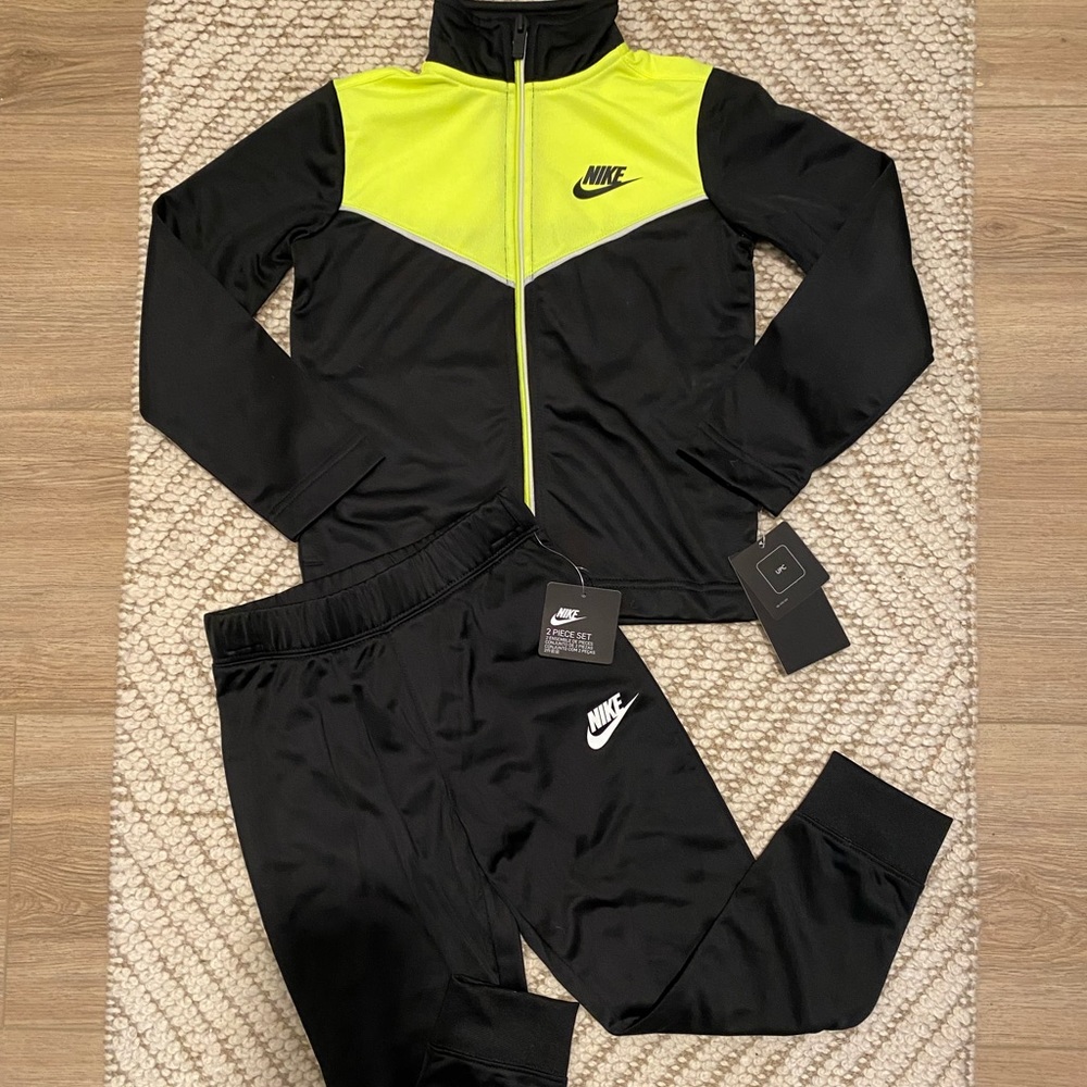 Nike boys tracksuit set